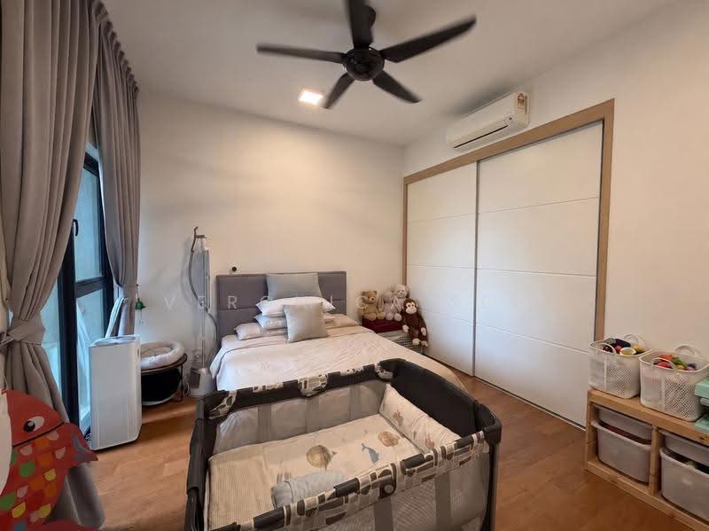 Kondominium untuk Dijual di Westside Three - Veronica See - Bedroom - PropertyGuru.com.my