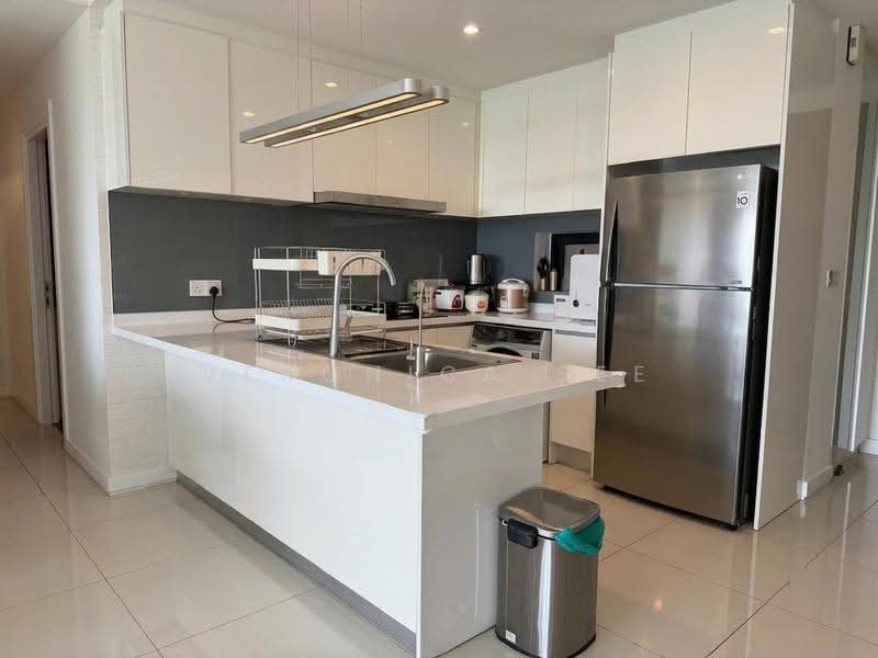 Kondominium untuk Dijual di Westside Three - Veronica See - Kitchen - PropertyGuru.com.my