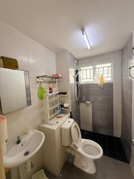 Apartment for Sale at Seri Intan Apartment - Bryan Yeoh - Bathroom - PropertyGuru.com.my