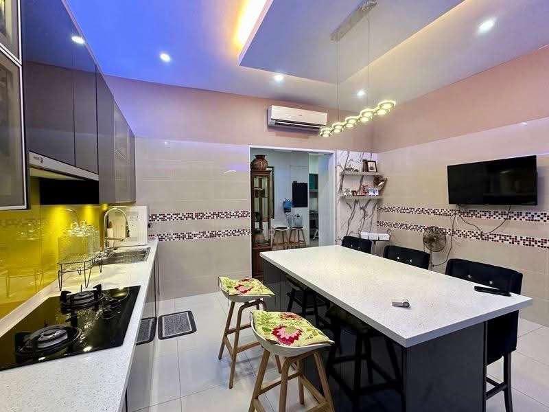 Rumah Berkembar untuk Dijual di D'Kayangan (Shah Alam) - Ameer Ali - Kitchen - PropertyGuru.com.my