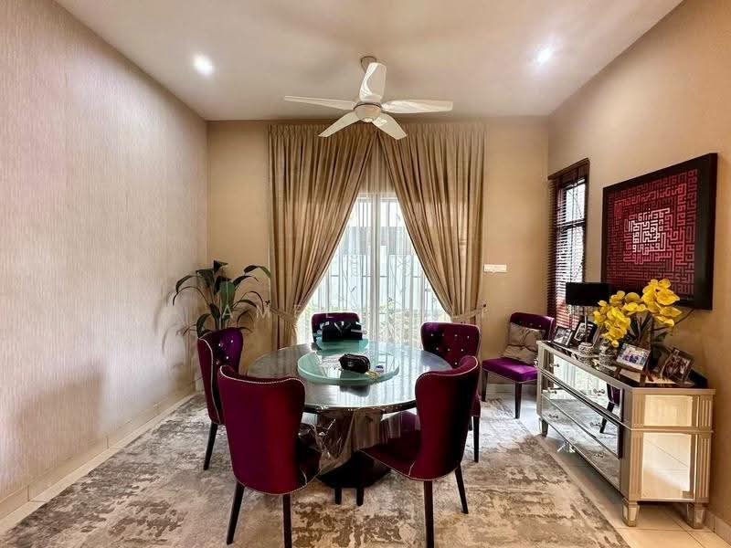 Rumah Berkembar untuk Dijual di D'Kayangan (Shah Alam) - Ameer Ali - Dining Room - PropertyGuru.com.my