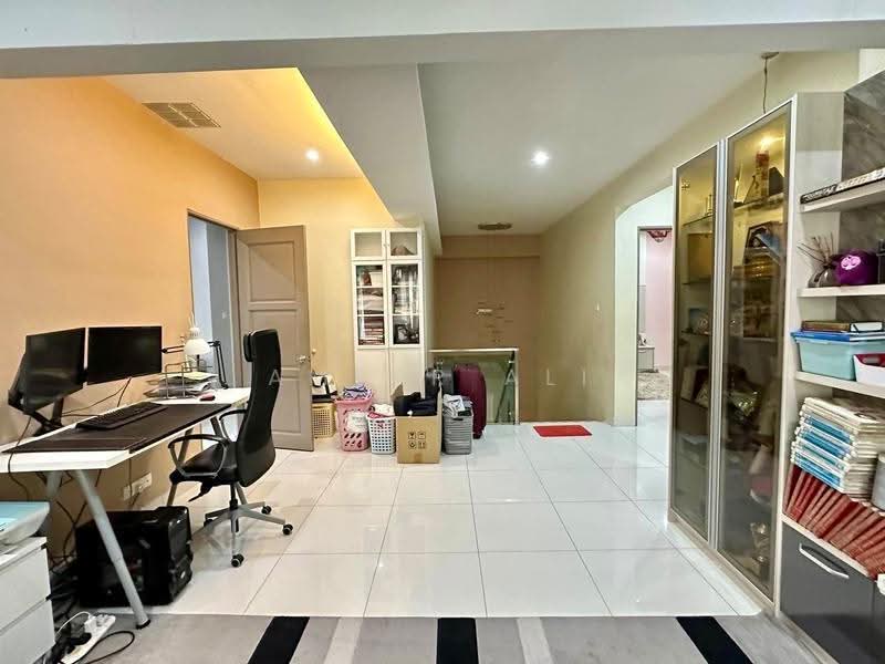 Rumah Berkembar untuk Dijual di D'Kayangan (Shah Alam) - Ameer Ali - Study - PropertyGuru.com.my
