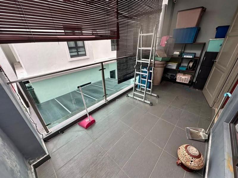 Rumah Berkembar untuk Dijual di D'Kayangan (Shah Alam) - Ameer Ali - Balcony - PropertyGuru.com.my