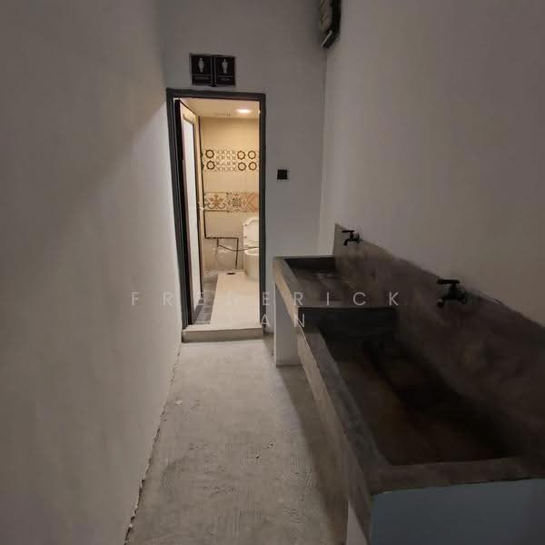 Shop for Rent in Bangsar (Kuala Lumpur) - Frederick Tan - Bathroom - PropertyGuru.com.my