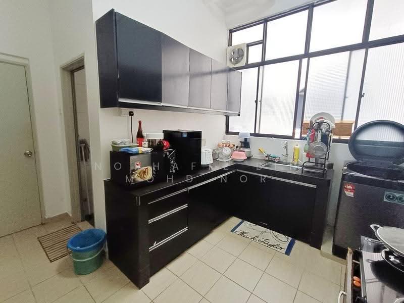 Kondominium untuk Dijual di Riverdale @ Usj One Park - Norhafiz Bin Mohd Nor - Kitchen - PropertyGuru.com.my