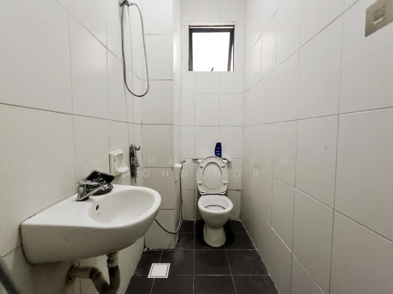 Kondominium untuk Dijual di Riverdale @ Usj One Park - Norhafiz Bin Mohd Nor - Bathroom - PropertyGuru.com.my