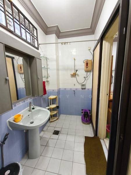 2-storey Terraced House for Rent in Taman Sri Intan (Johor Bahru) - Larry Ng - Bathroom - PropertyGuru.com.my