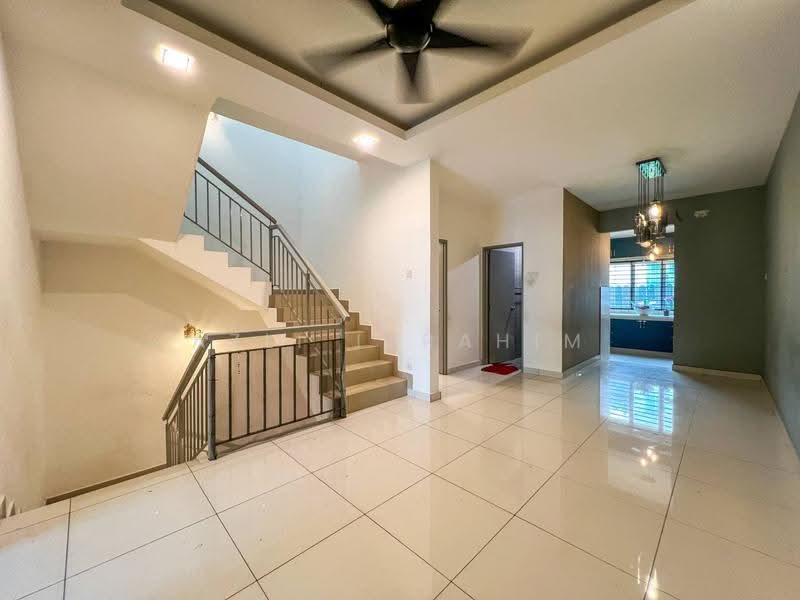 2.5-storey Terraced House for Sale in Sungai Merab (Dengkil) - Azli Ibrahim - Living Room - PropertyGuru.com.my
