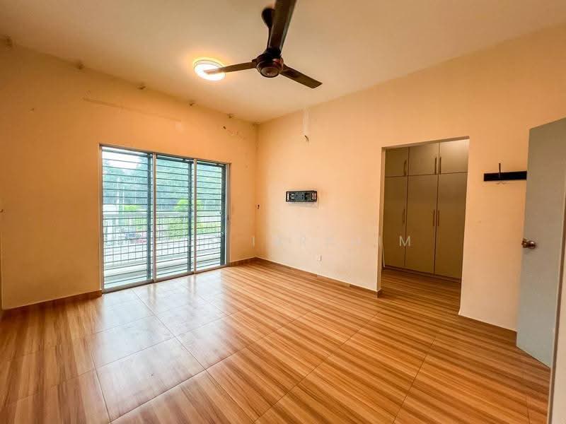 2.5-storey Terraced House for Sale in Sungai Merab (Dengkil) - Azli Ibrahim - Living Room - PropertyGuru.com.my
