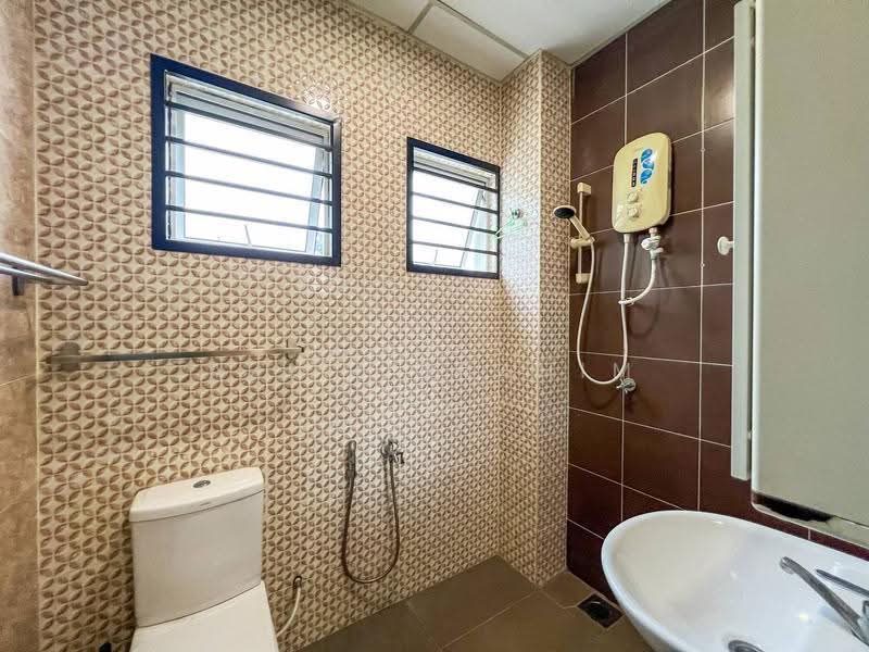 2.5-storey Terraced House for Sale in Sungai Merab (Dengkil) - Azli Ibrahim - Bathroom - PropertyGuru.com.my