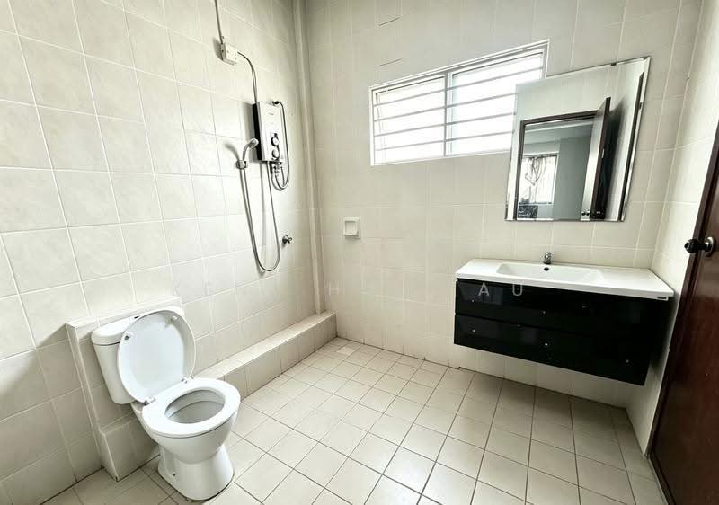 Rumah Teres 2.5-Tingkat untuk Dijual di Taman Prima Tropika (Seri Kembangan) - KENT HUI LAU - Bathroom - PropertyGuru.com.my