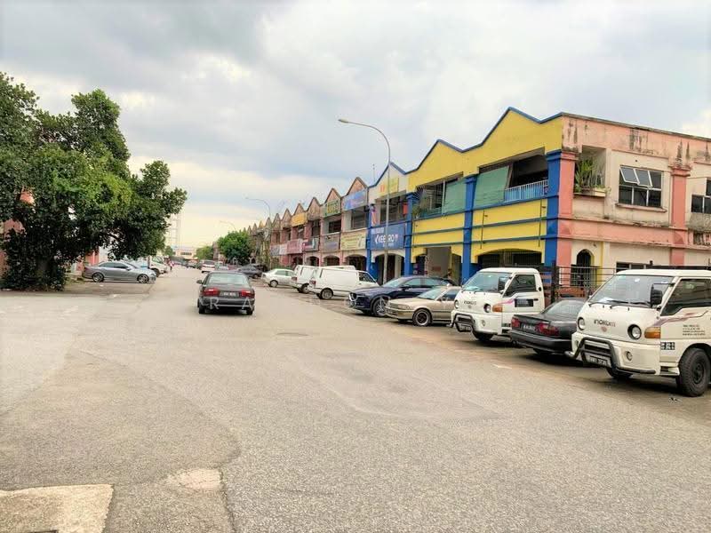 Shop for Rent in Pusat Perdagangan Seri Kembangan (Seri Kembangan) - Brandon Yee - Exterior - PropertyGuru.com.my