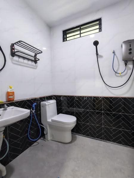 Semi-Detached House for Rent in Taman Sri Tebrau (Johor Bahru) - Chloe Chin - Bathroom - PropertyGuru.com.my