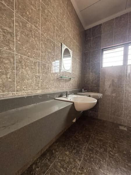 Rumah Teres 2.5-Tingkat untuk Dijual di Bandar Utama (Selangor) - Victor Liew - Bathroom - PropertyGuru.com.my
