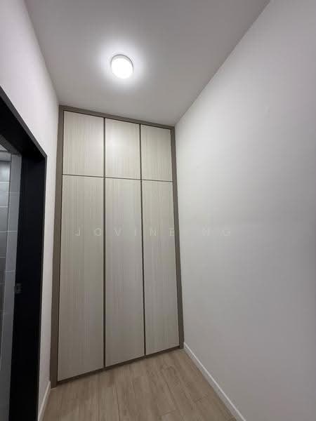 Kondominium untuk Dijual di Anggun Residences - Jovine Ng - Bedroom Wardrobe - PropertyGuru.com.my