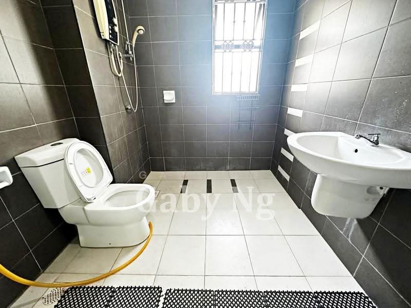 2-storey Terraced House for Sale in Seri Sungai Long (Kajang) - Gaby Ng - Bathroom - PropertyGuru.com.my