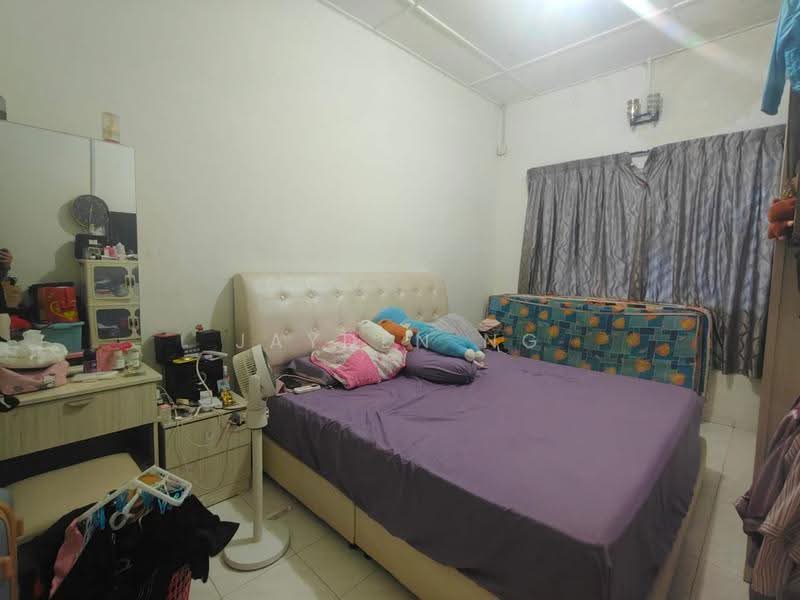 Rumah Teres 1-Tingkat untuk Dijual di Taman Gunung Pulai (Kulai) - Jayden Ng - Bedroom - PropertyGuru.com.my