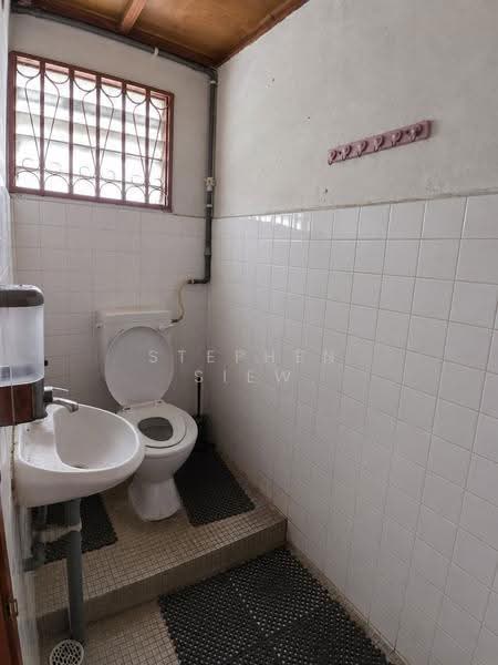 Shop / Office for Sale in Ipoh (Perak) - Stephen Siew - Bathroom - PropertyGuru.com.my