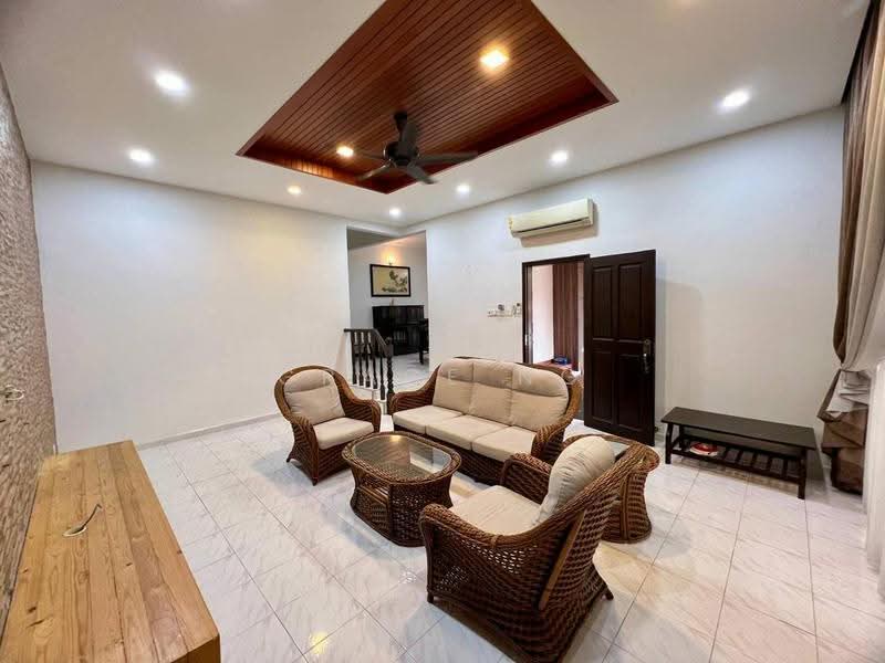 Rumah Berkembar untuk Dijual di Taman Johor Jaya (Johor Bahru) - Grace Ng - Living Room - PropertyGuru.com.my