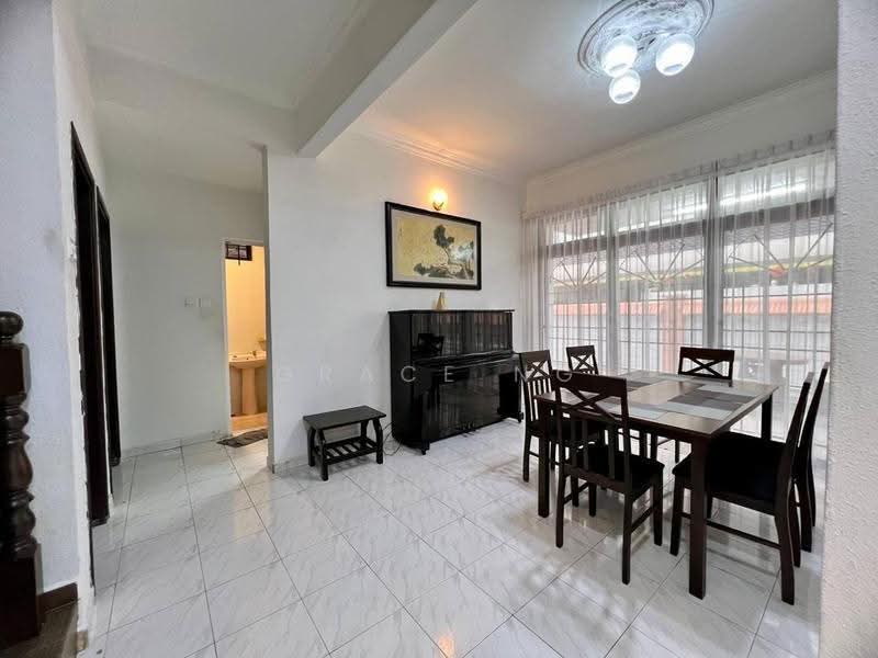 Rumah Berkembar untuk Dijual di Taman Johor Jaya (Johor Bahru) - Grace Ng - Dining Room - PropertyGuru.com.my