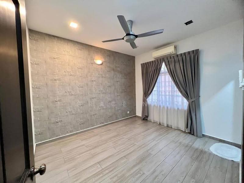 Rumah Berkembar untuk Dijual di Taman Johor Jaya (Johor Bahru) - Grace Ng - Bedroom - PropertyGuru.com.my