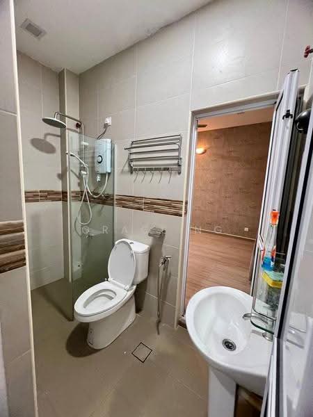 Rumah Berkembar untuk Dijual di Taman Johor Jaya (Johor Bahru) - Grace Ng - Bathroom - PropertyGuru.com.my