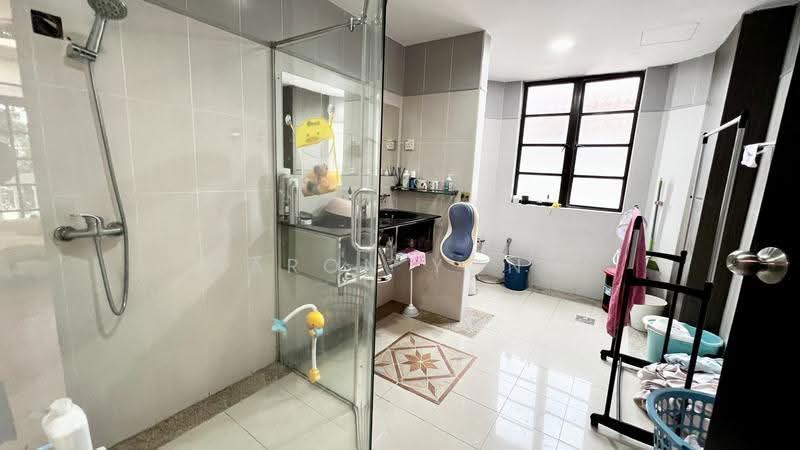 Bungalow House for Sale in Bukit Jalil (Kuala Lumpur) - Aaron Yong - Bathroom - PropertyGuru.com.my