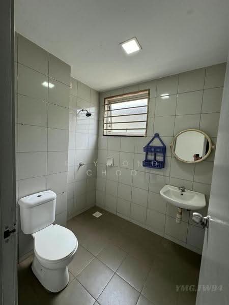 Townhouse for Sale in Bandar Botanic (Klang) - Raymond Choo - Bathroom - PropertyGuru.com.my