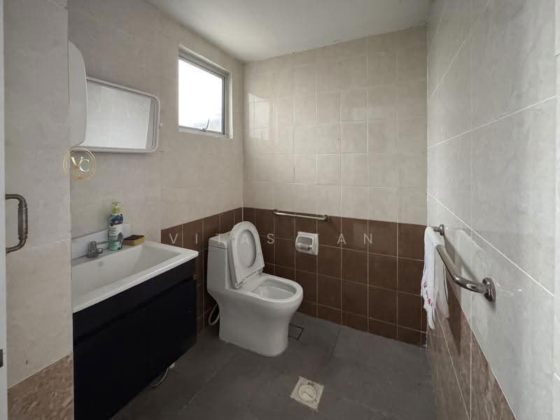 Shop / Office for Rent in Setia Alam (Selangor) - Vitas Tan - Bathroom - PropertyGuru.com.my