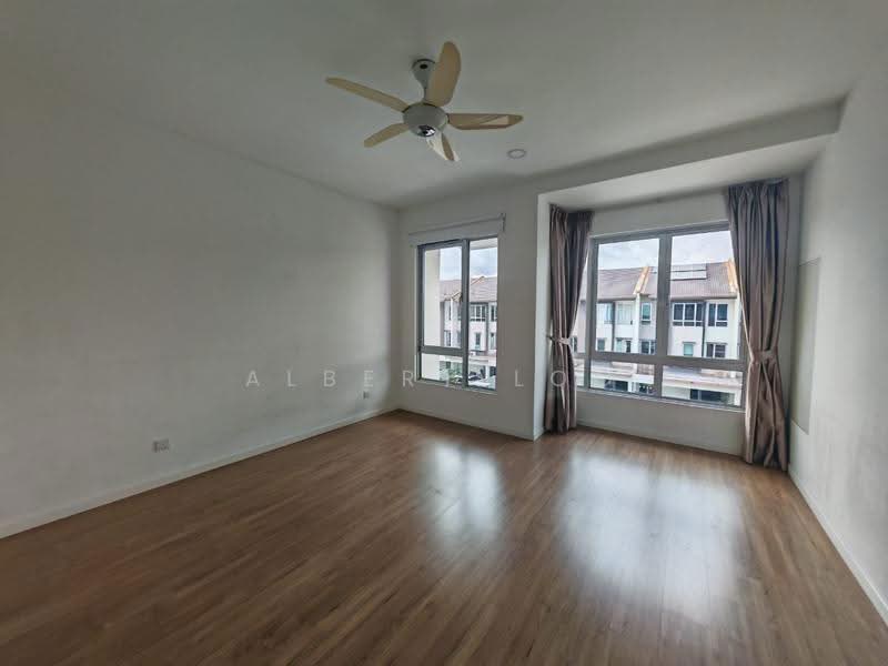 Rumah Teres untuk Dijual di Bandar Tropicana Aman (Telok Panglima Garang) - Albert Loo - Living Room - PropertyGuru.com.my