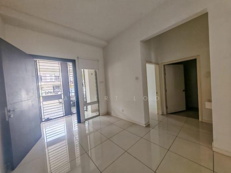 Rumah Teres untuk Dijual di Bandar Tropicana Aman (Telok Panglima Garang) - Albert Loo - Living Room - PropertyGuru.com.my