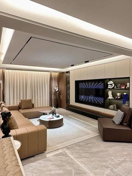 Kediaman Servis untuk Dijual di Golden Crown Residence - Angel Ko - Living Room - PropertyGuru.com.my