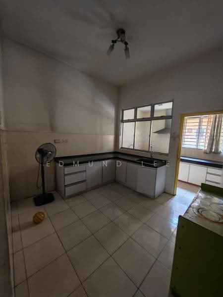 Rumah Teres 2-Tingkat untuk Disewa di Kemuning Utama (Shah Alam) - Edmund Lee - Kitchen - PropertyGuru.com.my