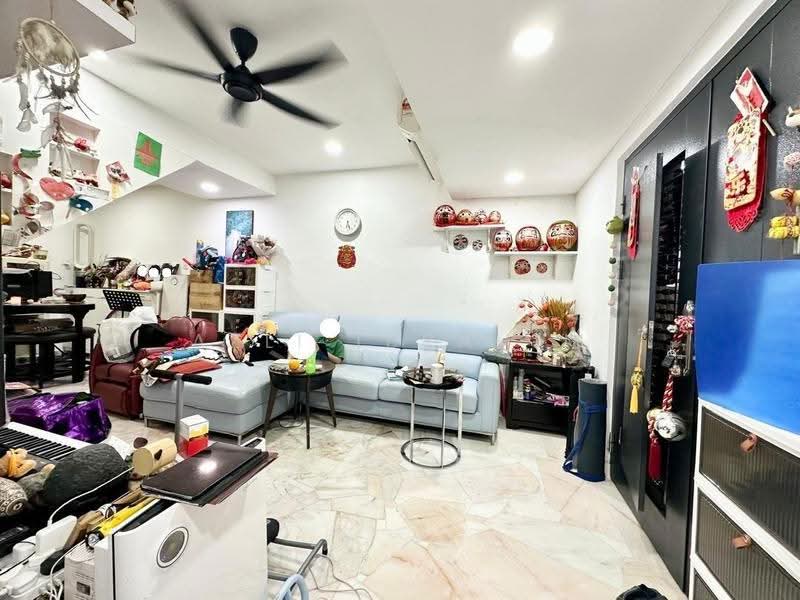 2-storey Terraced House for Sale in Taman Melur (Ampang) - Azli Ibrahim - Living Room - PropertyGuru.com.my