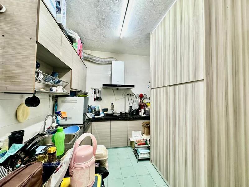 2-storey Terraced House for Sale in Taman Melur (Ampang) - Azli Ibrahim - Kitchen - PropertyGuru.com.my