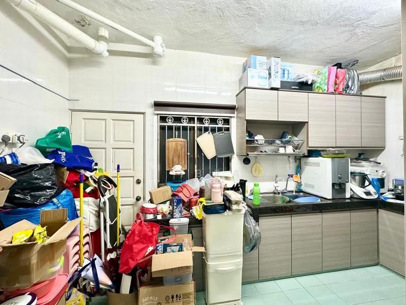 2-storey Terraced House for Sale in Taman Melur (Ampang) - Azli Ibrahim - Kitchen - PropertyGuru.com.my