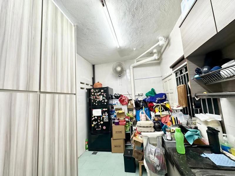 2-storey Terraced House for Sale in Taman Melur (Ampang) - Azli Ibrahim - Kitchen - PropertyGuru.com.my