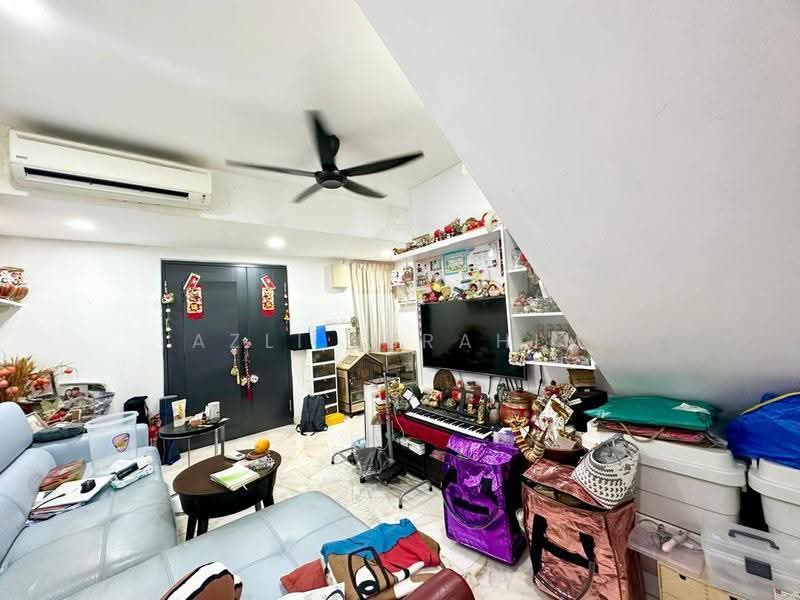 2-storey Terraced House for Sale in Taman Melur (Ampang) - Azli Ibrahim - Living Room - PropertyGuru.com.my