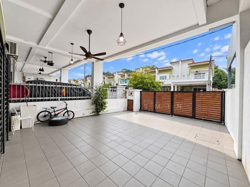 2.5-storey Terraced House for Sale in Sungai Merab (Dengkil) - Fikri Yasmin - PropertyGuru.com.my