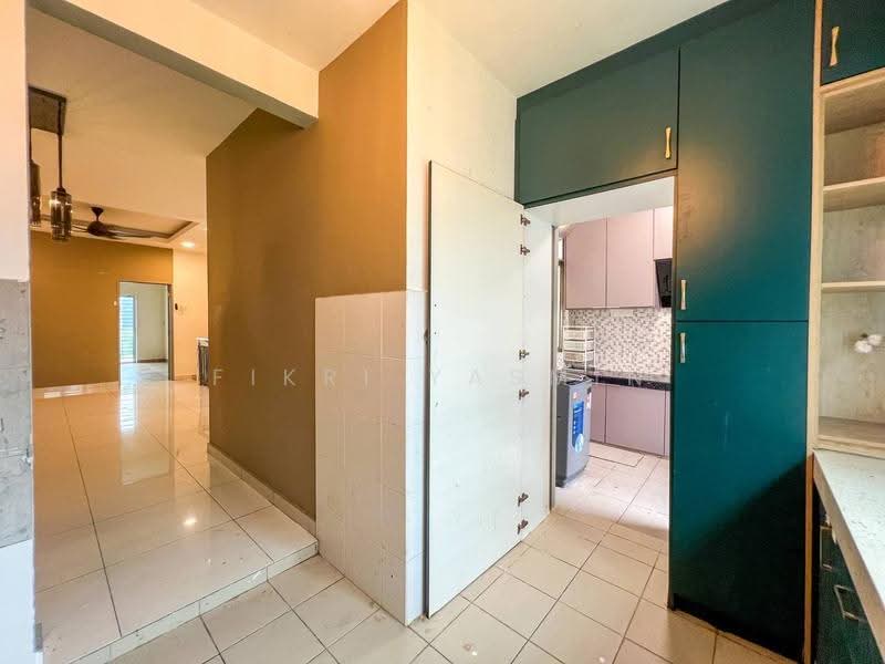2.5-storey Terraced House for Sale in Sungai Merab (Dengkil) - Fikri Yasmin - PropertyGuru.com.my