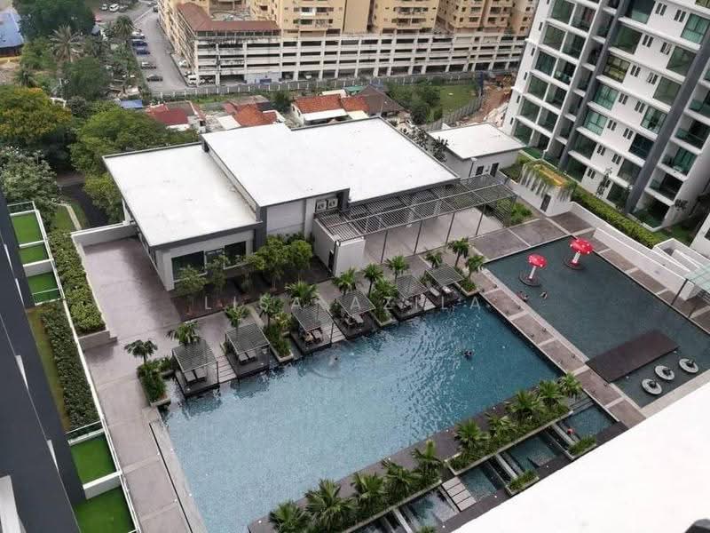 Kondominium untuk Dijual di Ascenda Residence @ Skyarena - Lisa Azila - Pool - PropertyGuru.com.my