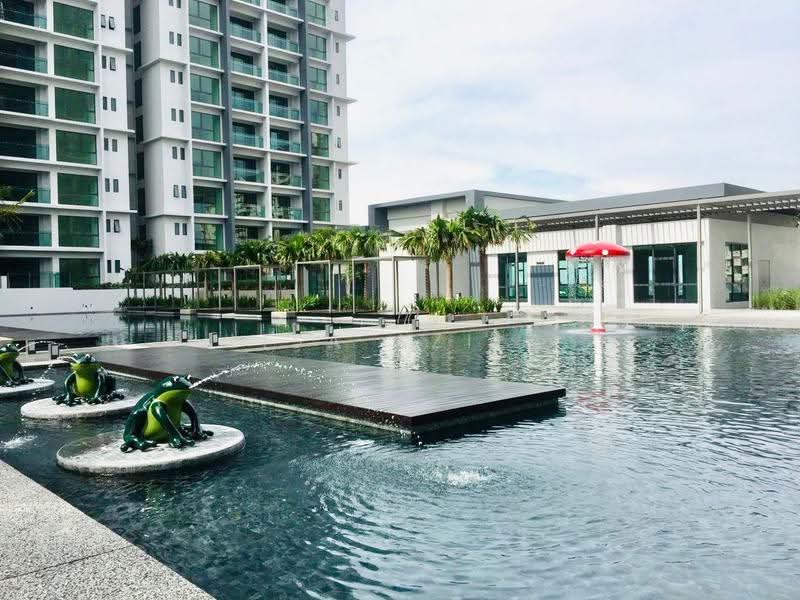 Kondominium untuk Dijual di Ascenda Residence @ Skyarena - Lisa Azila - Pool - PropertyGuru.com.my