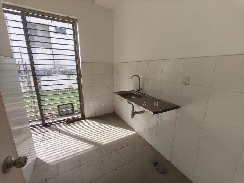 2-storey Terraced House for Sale in Bandar Country Homes (Rawang) - Dave Tan - Kitchen - PropertyGuru.com.my
