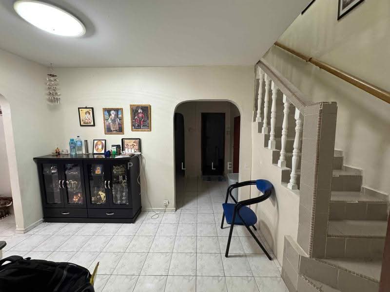 Rumah Kluster untuk Dijual di Seksyen 17 (Shah Alam) - Paul Lee - Living Room - PropertyGuru.com.my