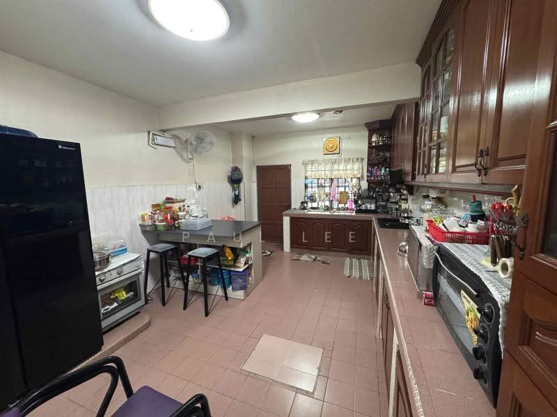 Rumah Kluster untuk Dijual di Seksyen 17 (Shah Alam) - Paul Lee - Kitchen - PropertyGuru.com.my