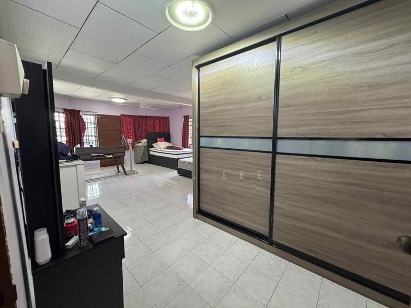 Rumah Kluster untuk Dijual di Seksyen 17 (Shah Alam) - Paul Lee - Bedroom - PropertyGuru.com.my