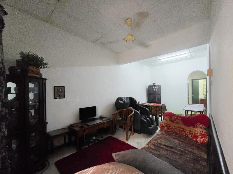 Townhouse for Sale in Taman Bukit Teratai (Ampang) - Azli Ibrahim - Living Room - PropertyGuru.com.my