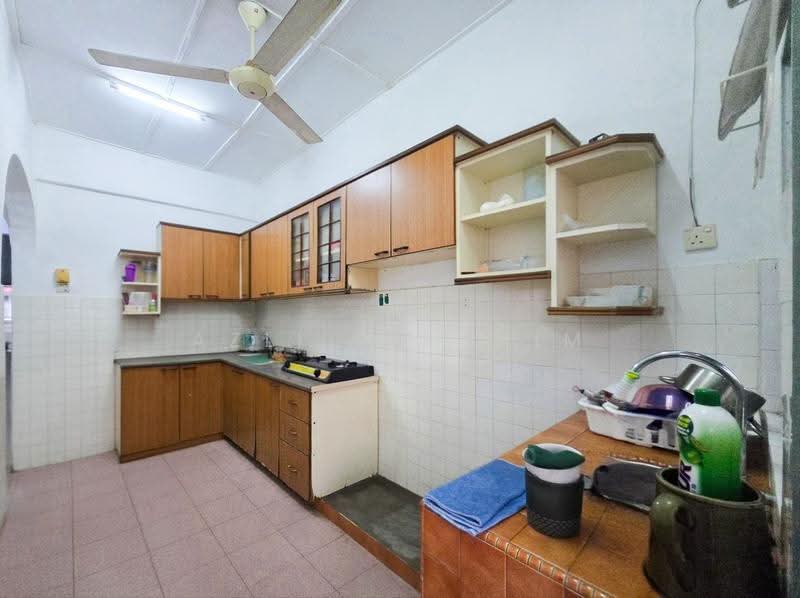 Townhouse for Sale in Taman Bukit Teratai (Ampang) - Azli Ibrahim - Kitchen - PropertyGuru.com.my