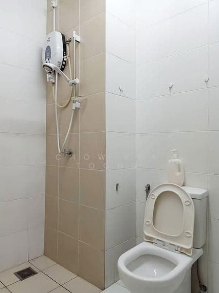 Kondominium untuk Dijual di The Wharf Residence - Chow Kok Toong - Bathroom - PropertyGuru.com.my
