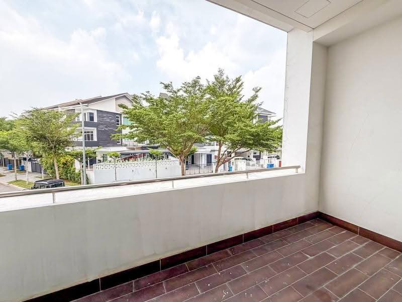 3-storey Terraced House for Sale in Bukit Jelutong (Shah Alam) - Azizol . - PropertyGuru.com.my